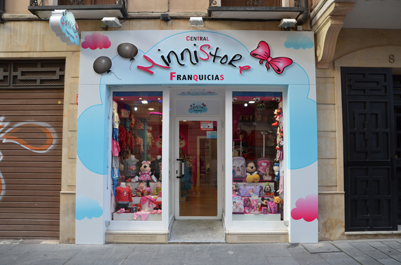 Entrada de la franquicia infantil MinniStore Leon