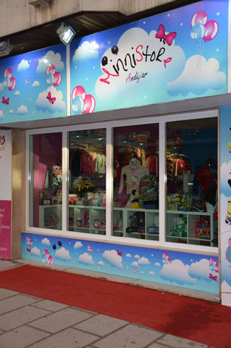 fachada tienda minnistore jaen andujar